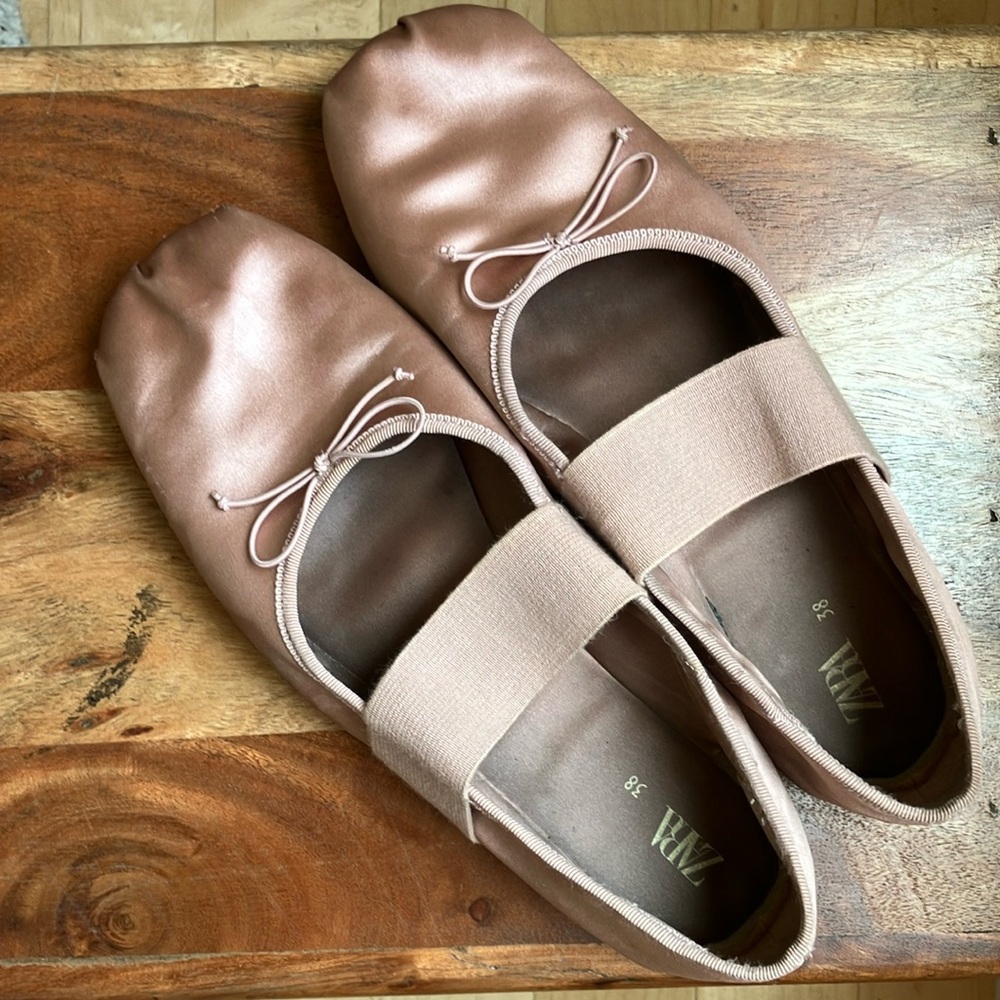 Zara Gold Slip-On Loafers Minimalist Design Ballet Flats